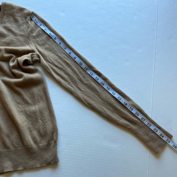 Everlane The Cashmere V-Neck in Camel Sweater M - Picture 10 of 14